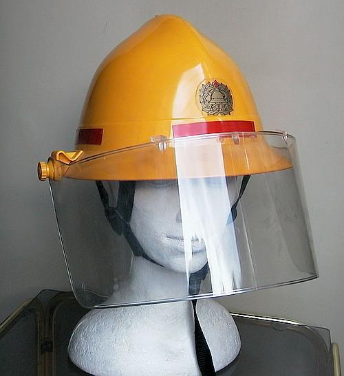 yugo helmet