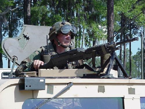 MUSEUMROOFGUN.jpg (50548 bytes)